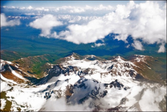 flying-over-pamir-mountains-
